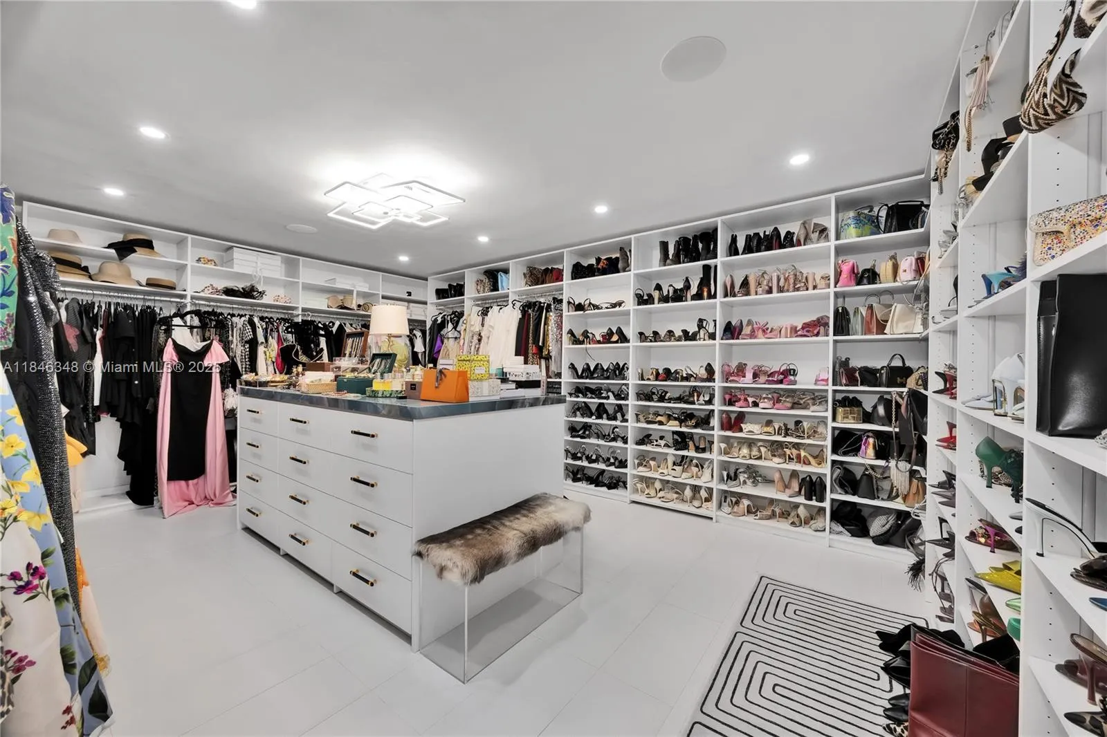 Coral Gables, Florida 33134, United States, 5 Bedrooms Bedrooms, ,3 BathroomsBathrooms,Residential,Active,178230