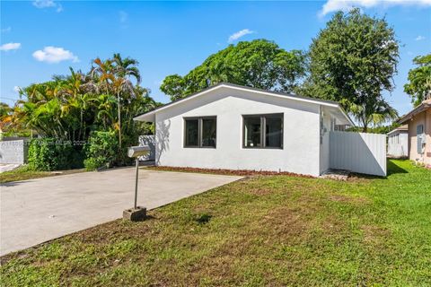 Photo of 205 NW 7th Ave, Dania Beach, FL 33004 (MLS # A11886837)