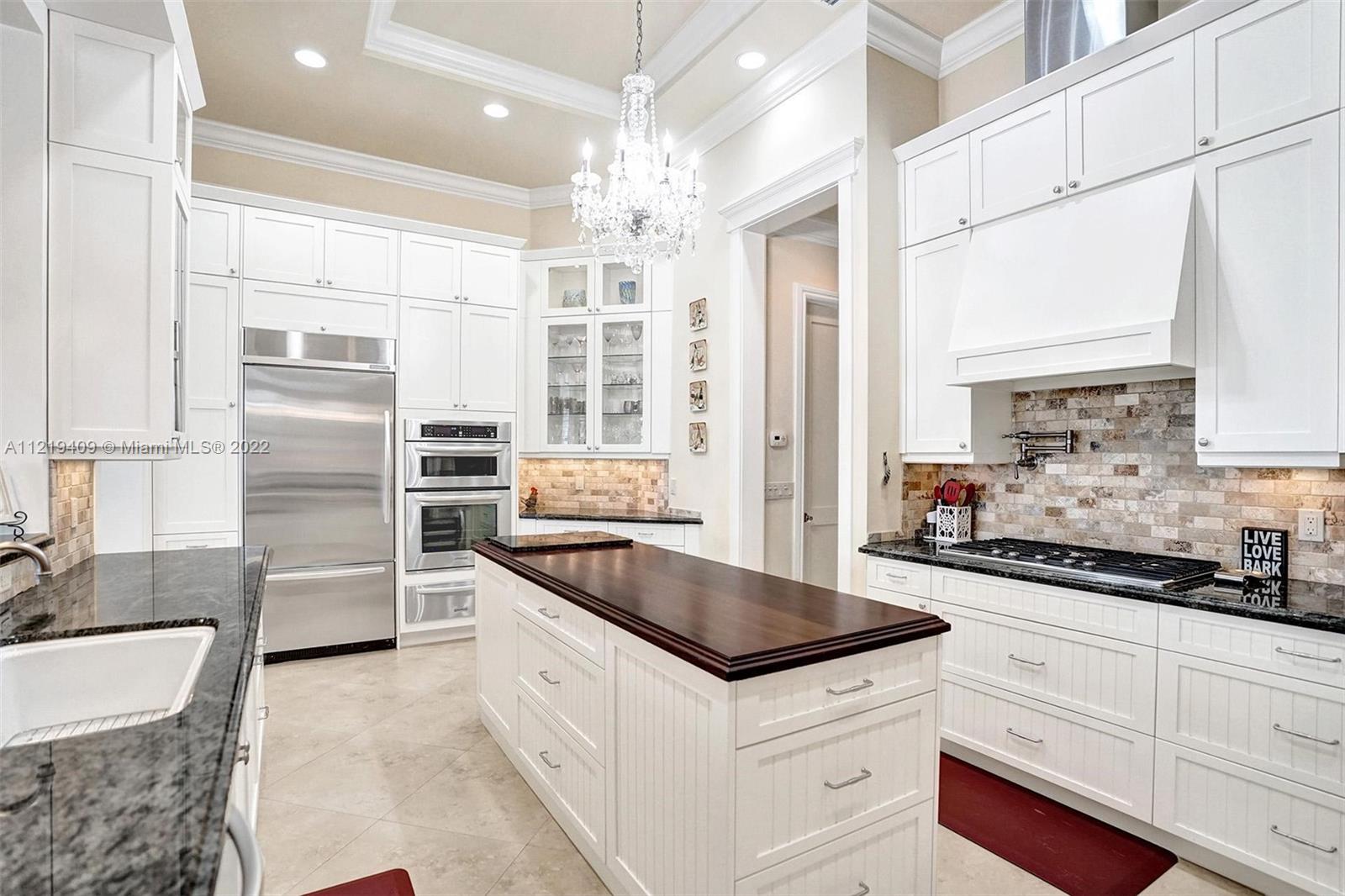 VENETIAN ISLES 2ND SEC - Residential