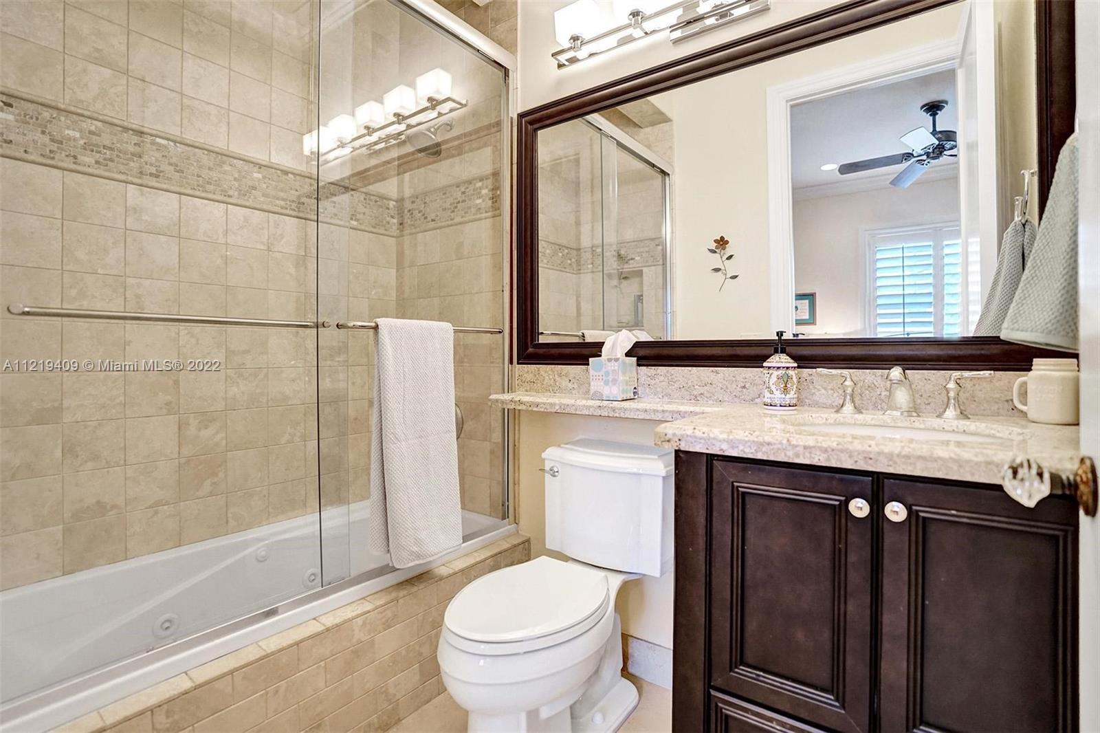 VENETIAN ISLES 2ND SEC - Residential