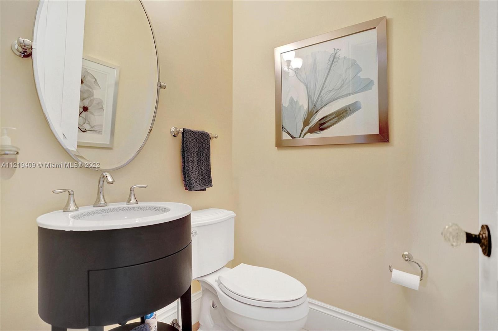 VENETIAN ISLES 2ND SEC - Residential