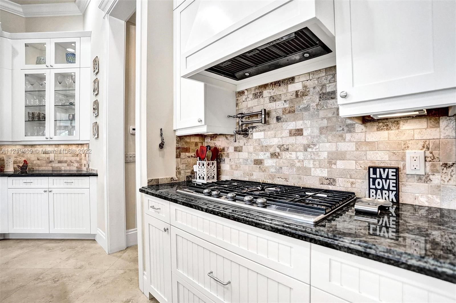 VENETIAN ISLES 2ND SEC - Residential