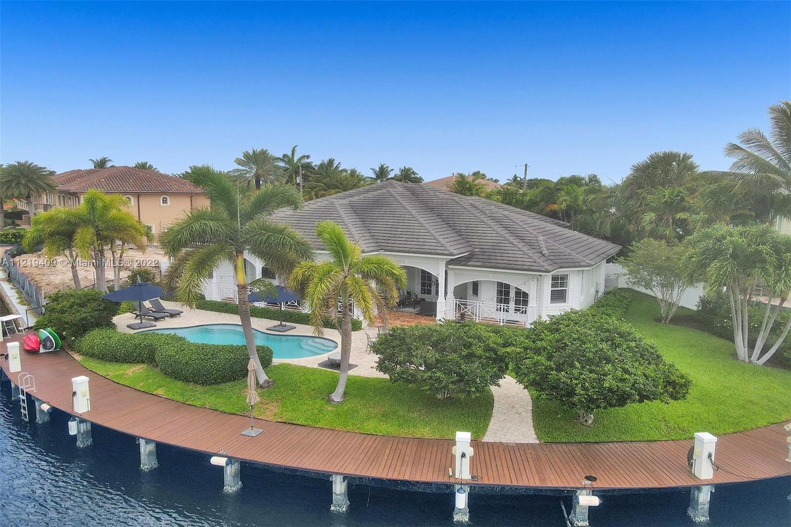 VENETIAN ISLES 2ND SEC - Residential