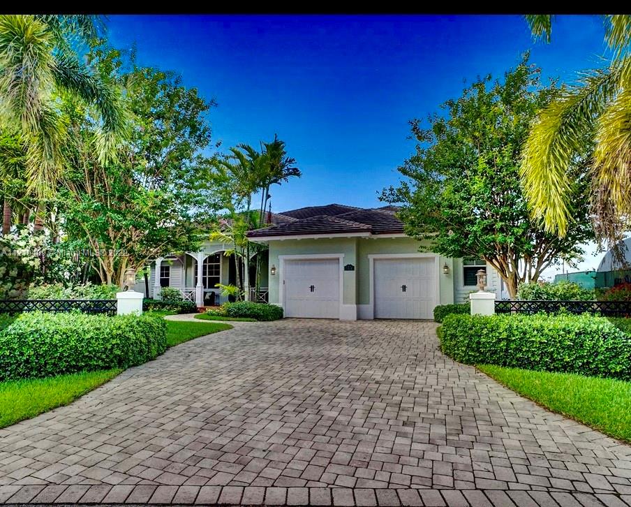 VENETIAN ISLES 2ND SEC - Residential