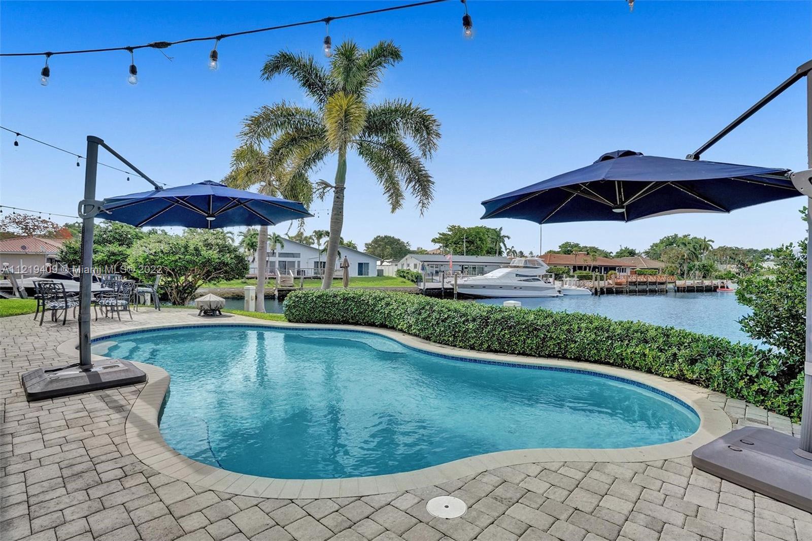 VENETIAN ISLES 2ND SEC - Residential