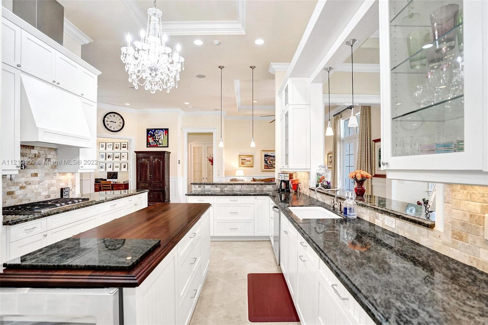 VENETIAN ISLES 2ND SEC - Residential