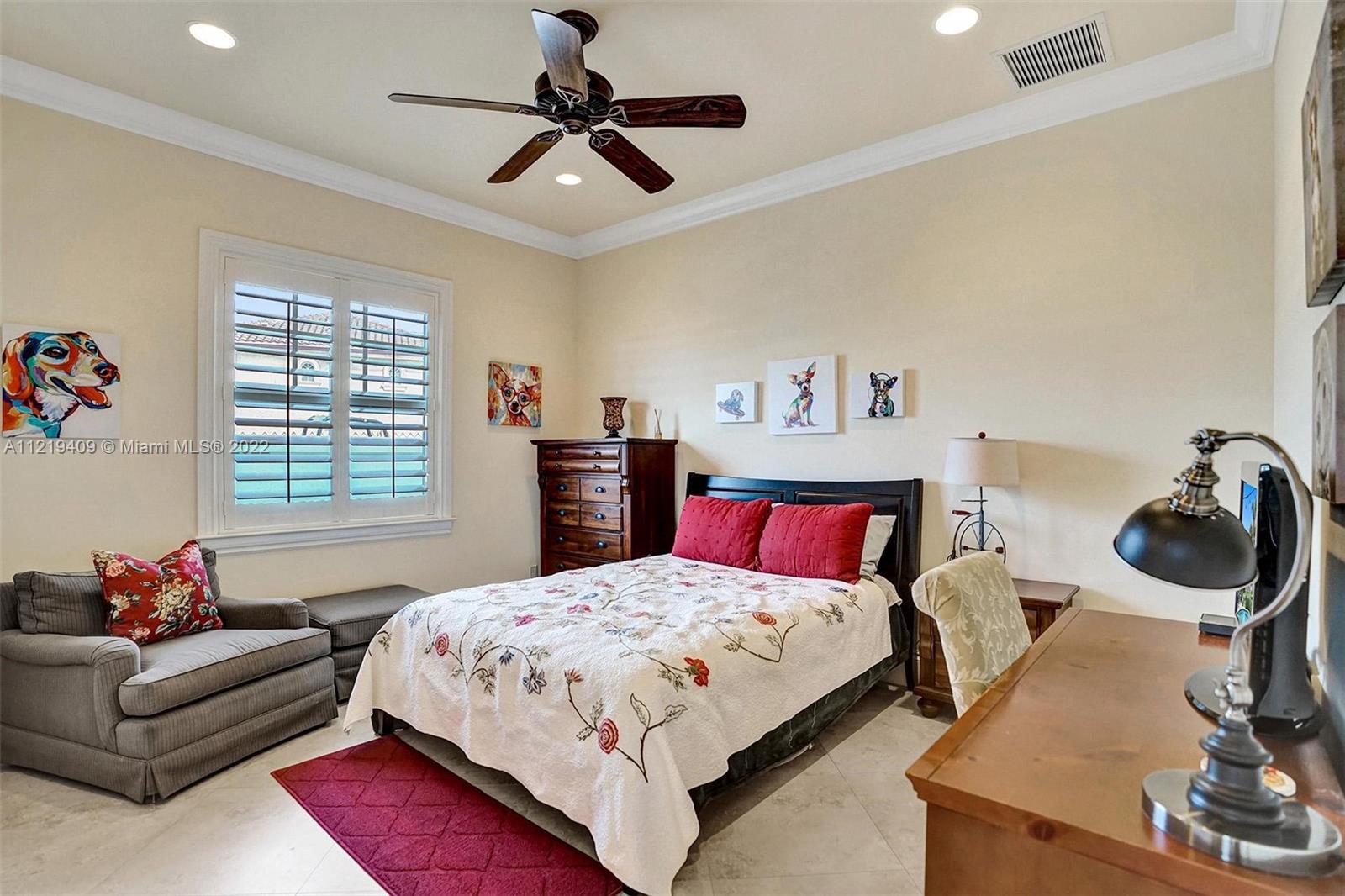 VENETIAN ISLES 2ND SEC - Residential