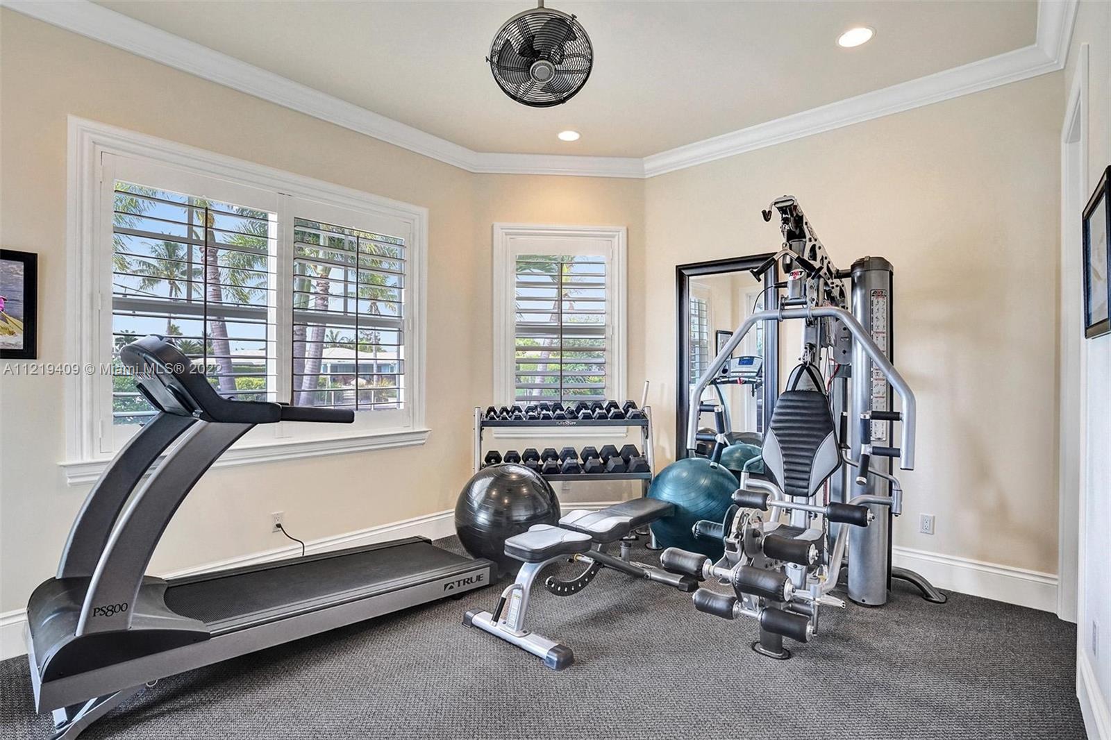 VENETIAN ISLES 2ND SEC - Residential