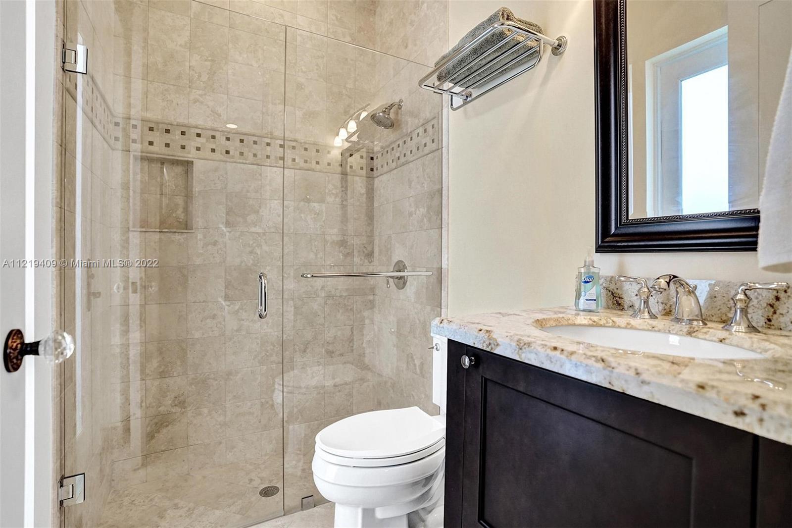 VENETIAN ISLES 2ND SEC - Residential