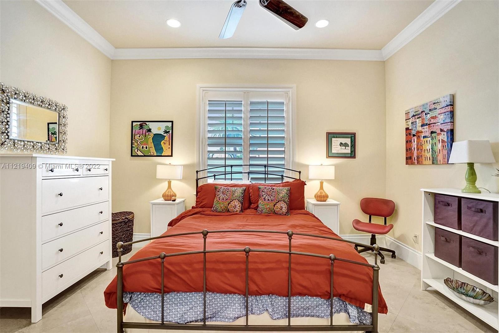 VENETIAN ISLES 2ND SEC - Residential