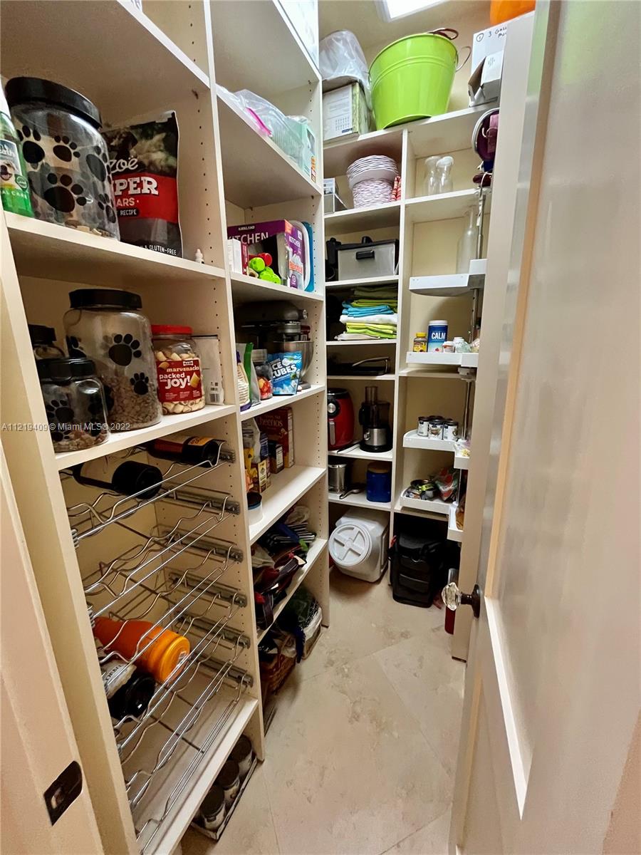 VENETIAN ISLES 2ND SEC - Residential