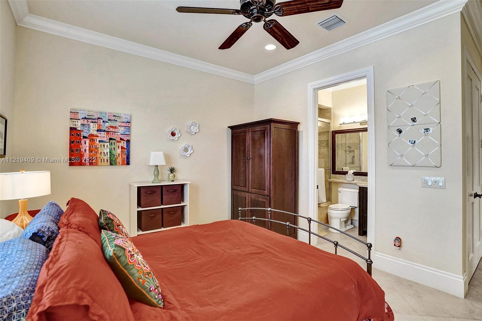 VENETIAN ISLES 2ND SEC - Residential