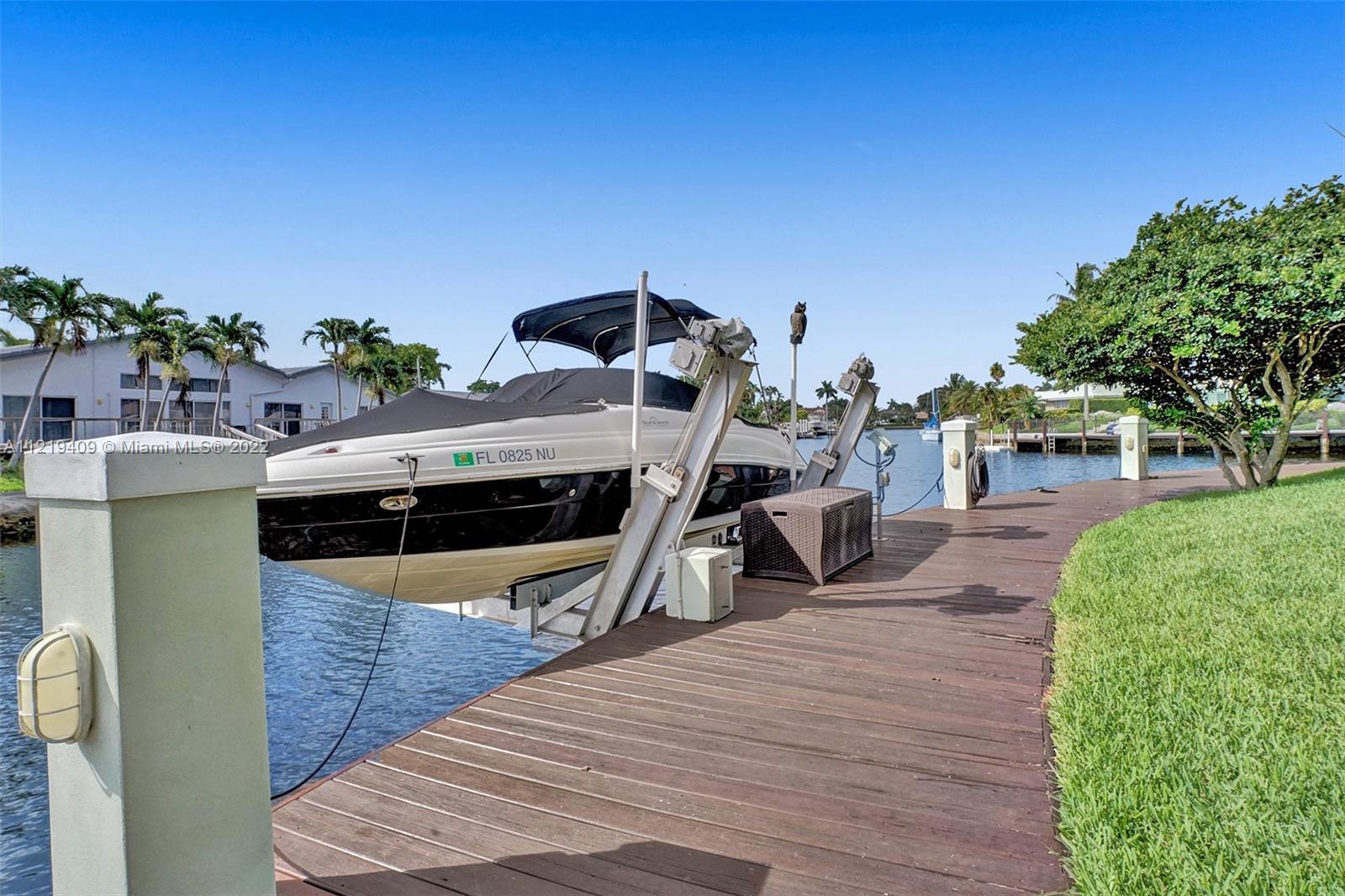 VENETIAN ISLES 2ND SEC - Residential