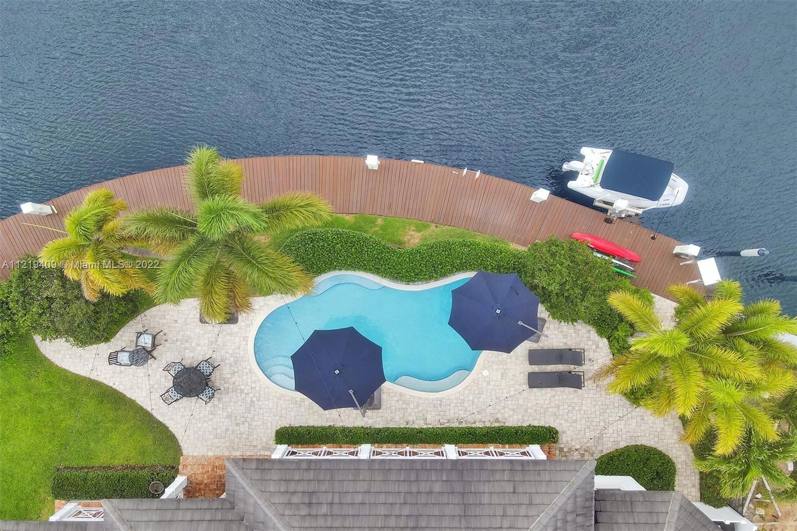 VENETIAN ISLES 2ND SEC - Residential