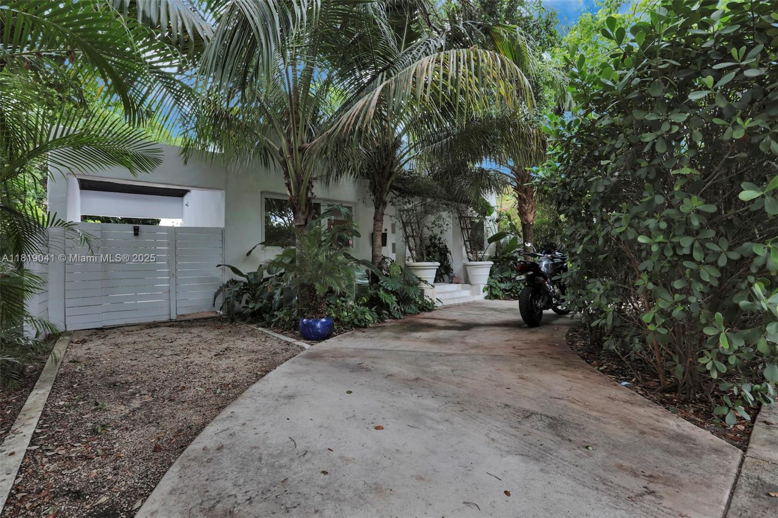 405 Ne 90th St N/A, El Portal, Miami-Dade County, Florida - 3 Bedrooms  
3 Bathrooms - 