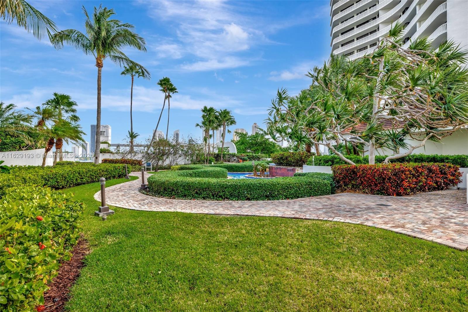 4000 ISL BLVD WILLIAMS IS - Residential