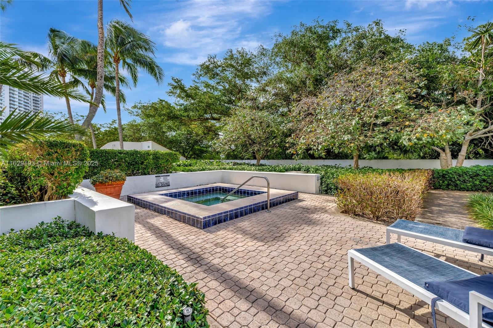 4000 ISL BLVD WILLIAMS IS - Residential