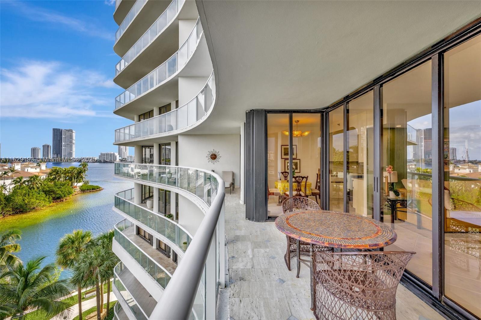 4000 ISL BLVD WILLIAMS IS - Residential