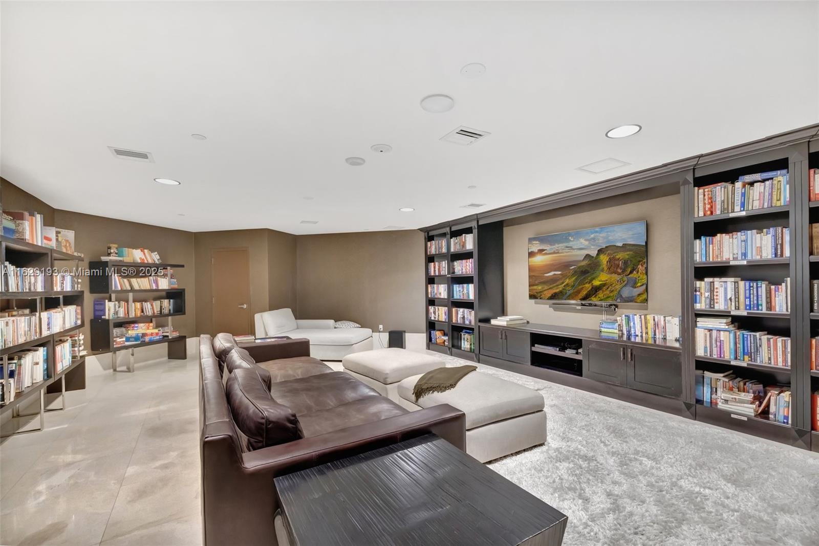 4000 ISL BLVD WILLIAMS IS - Residential