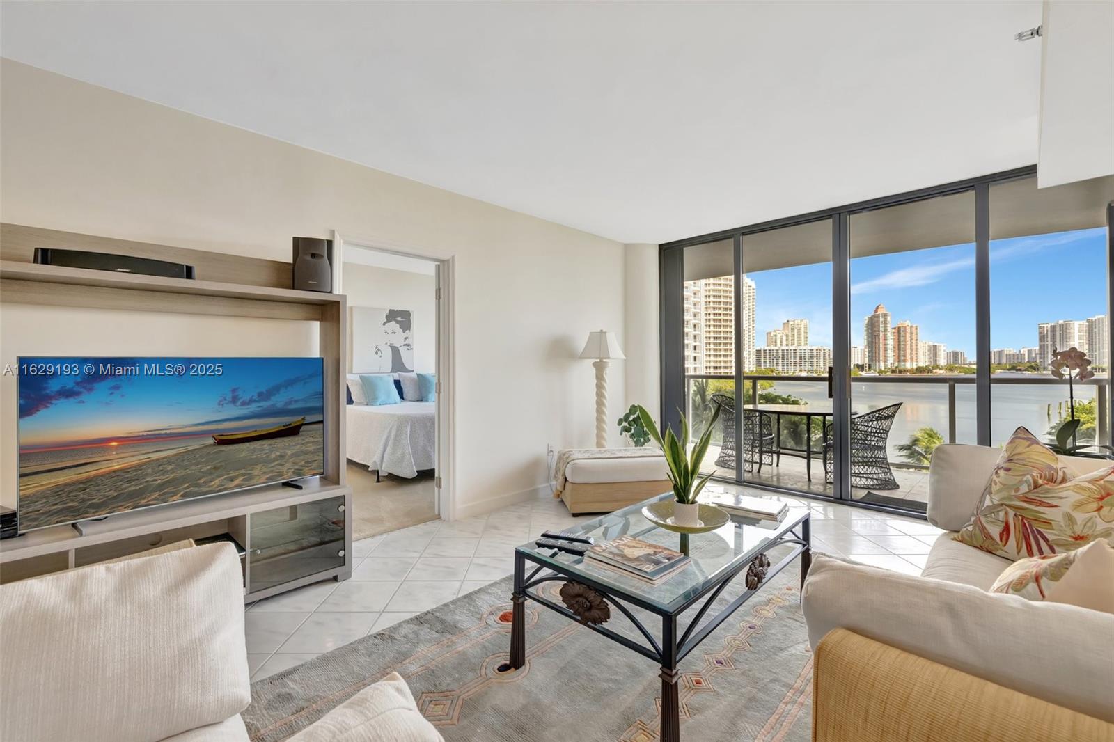 4000 ISL BLVD WILLIAMS IS - Residential