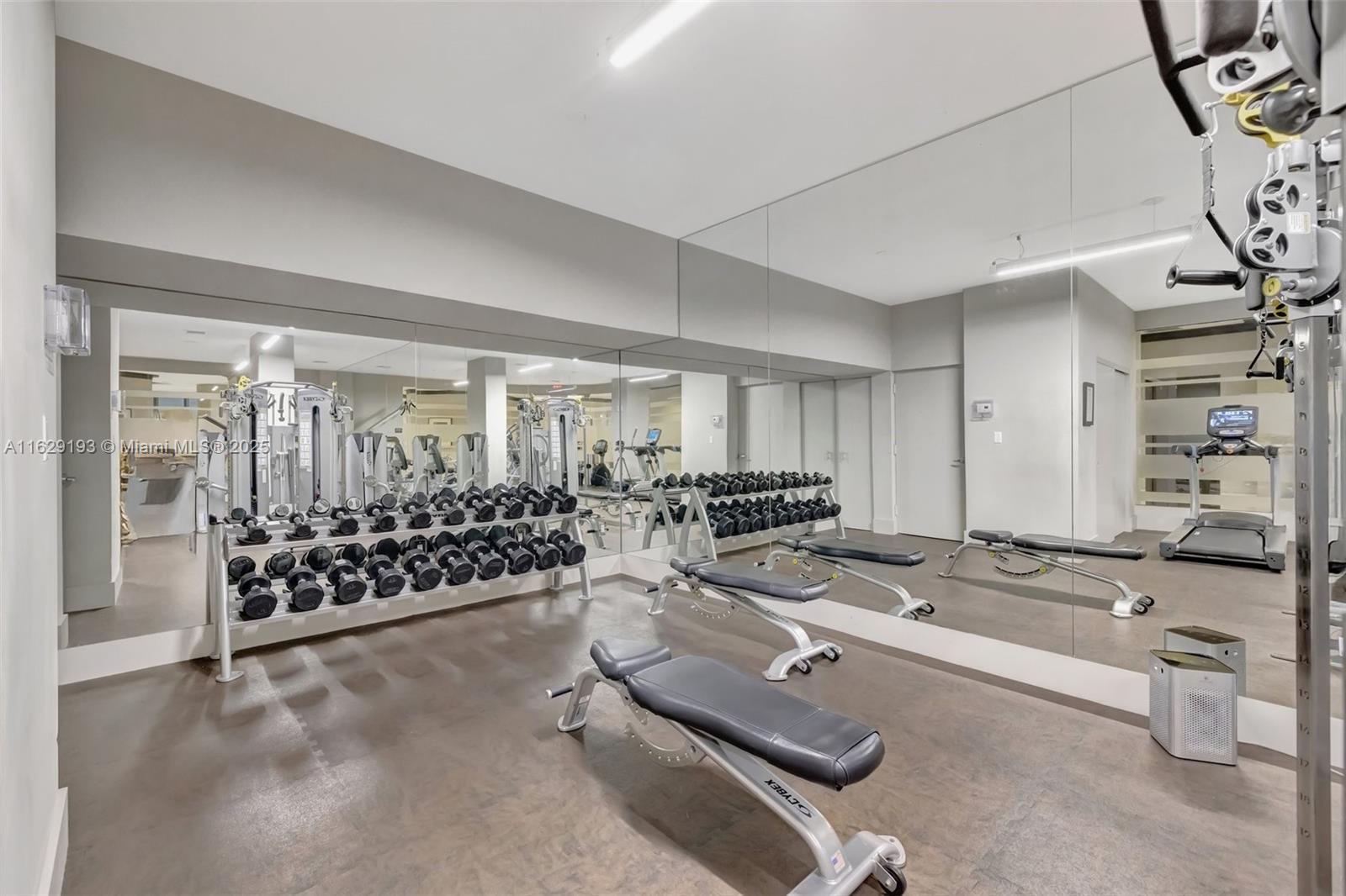 4000 ISL BLVD WILLIAMS IS - Residential