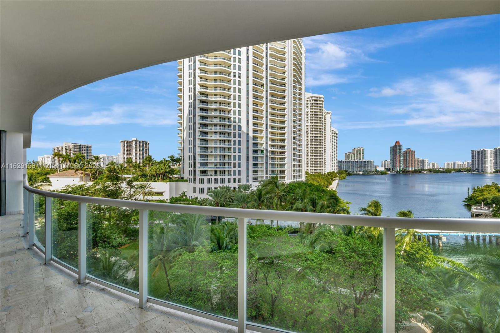 4000 ISL BLVD WILLIAMS IS - Residential