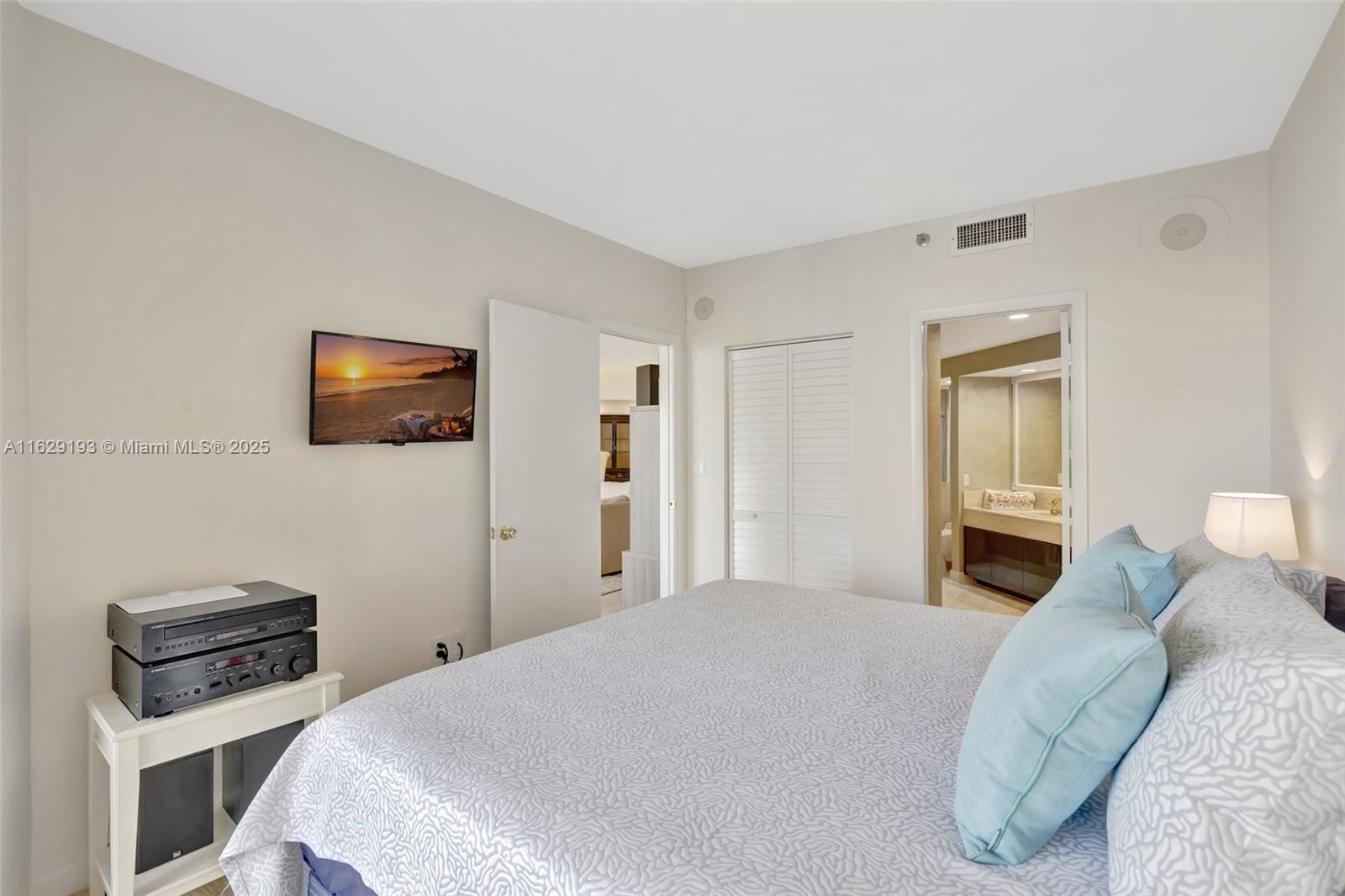 4000 ISL BLVD WILLIAMS IS - Residential