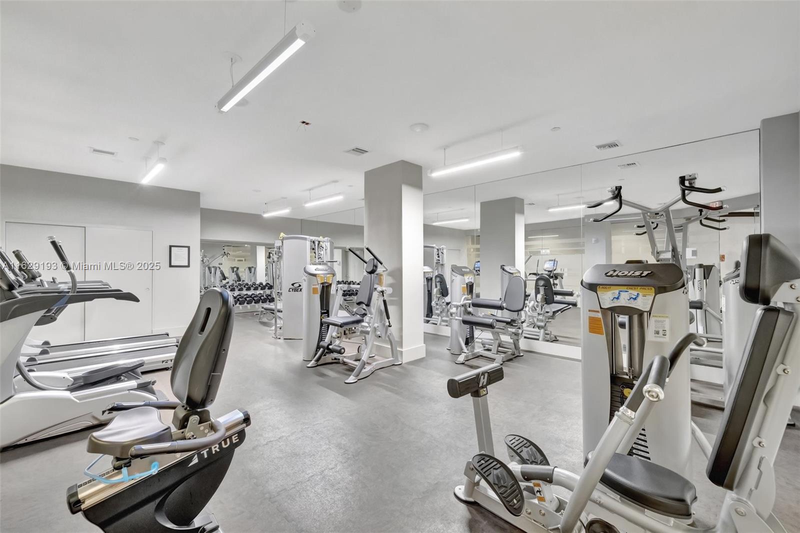 4000 ISL BLVD WILLIAMS IS - Residential