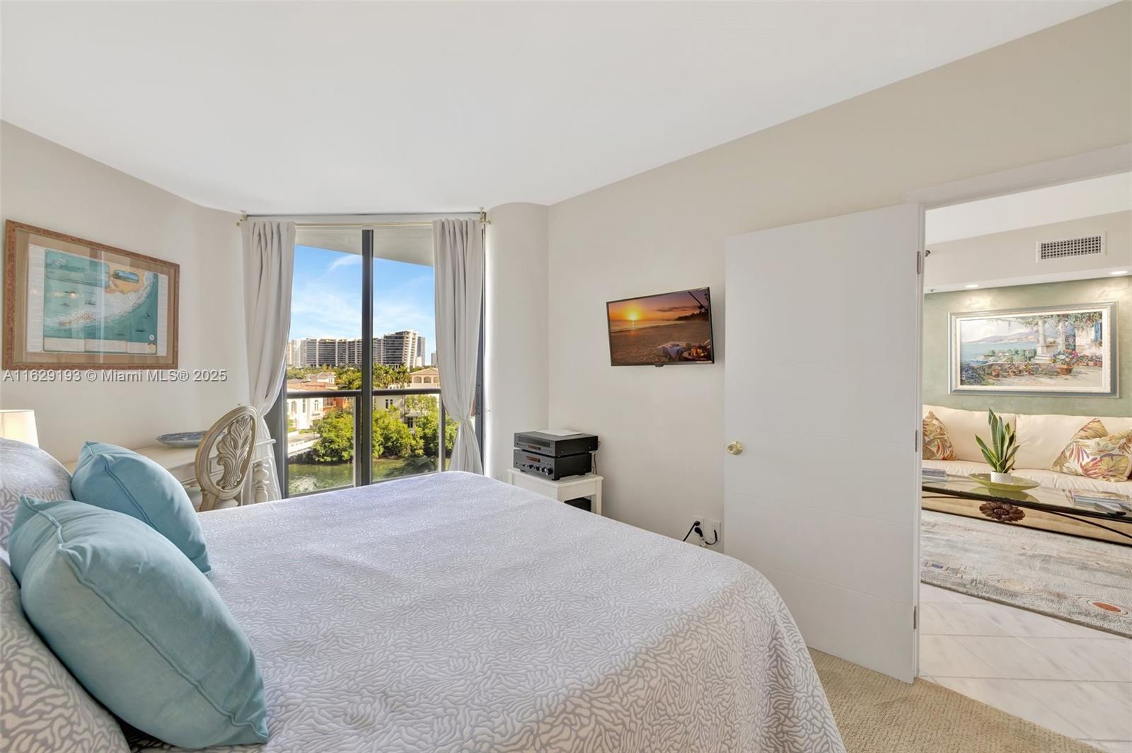 4000 ISL BLVD WILLIAMS IS - Residential