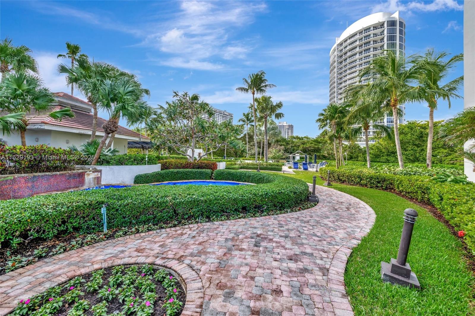 4000 ISL BLVD WILLIAMS IS - Residential
