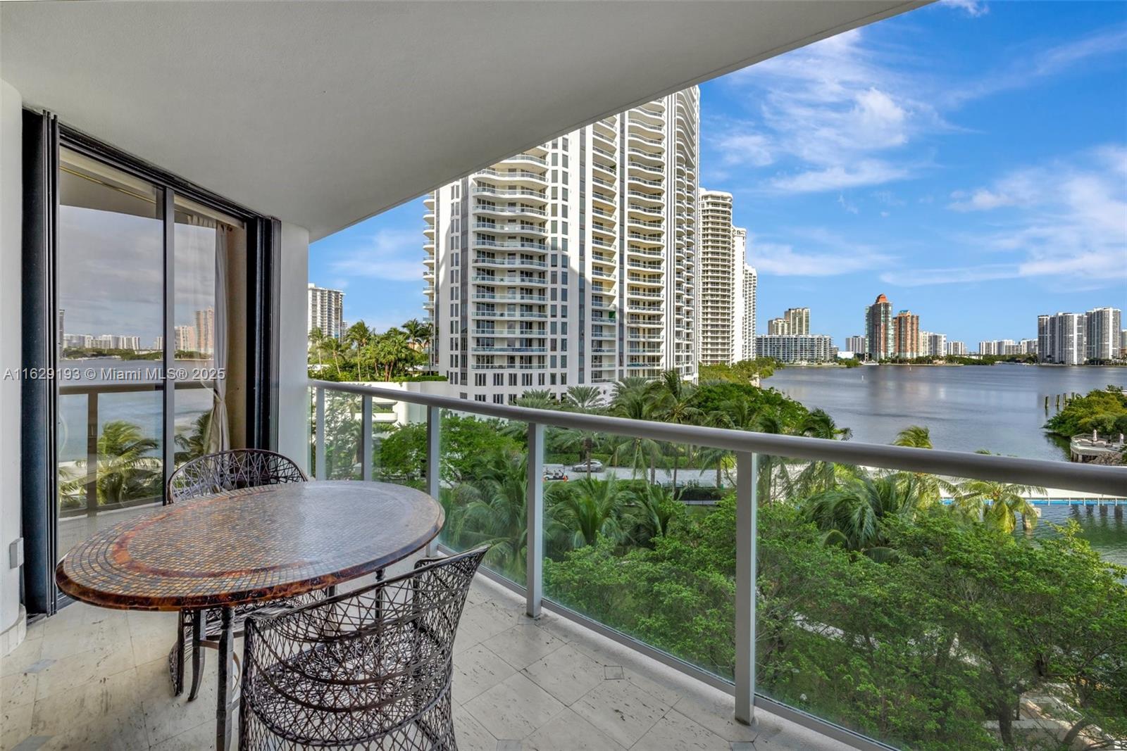 4000 ISL BLVD WILLIAMS IS - Residential