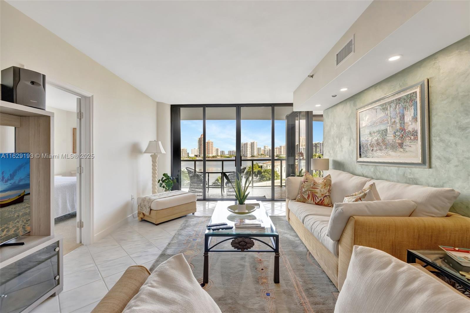 4000 ISL BLVD WILLIAMS IS - Residential