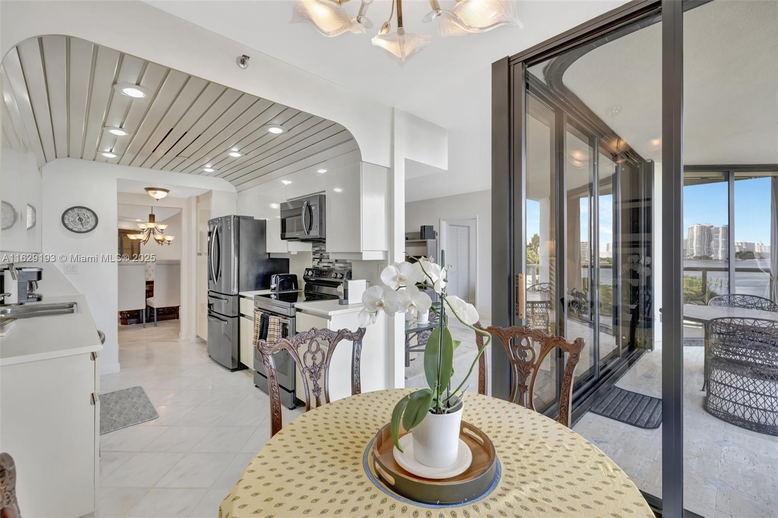 4000 ISL BLVD WILLIAMS IS - Residential