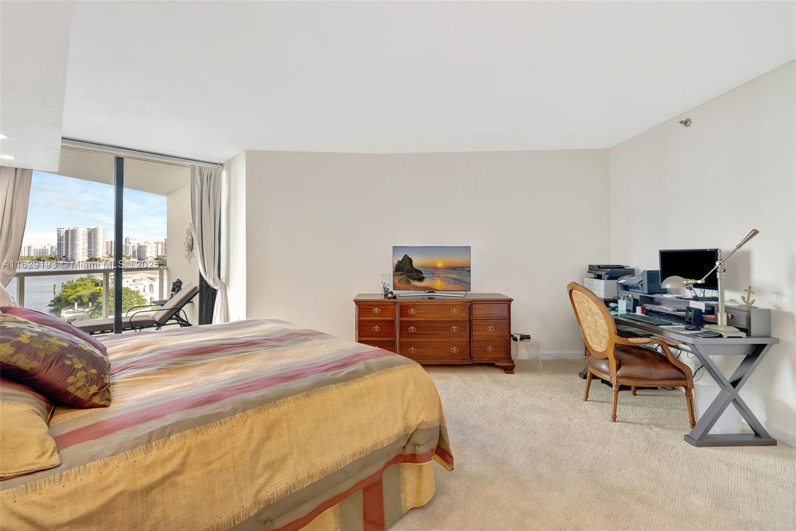 4000 ISL BLVD WILLIAMS IS - Residential