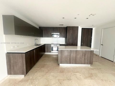 68 SE 6 3510 Miami FL 33131