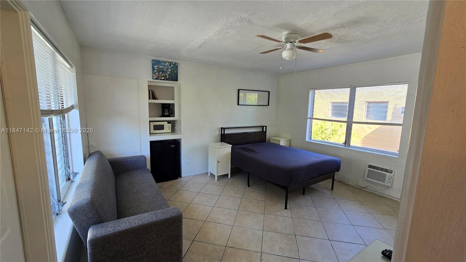 ISLE OF VENICE APTS INC C - Residential Lease