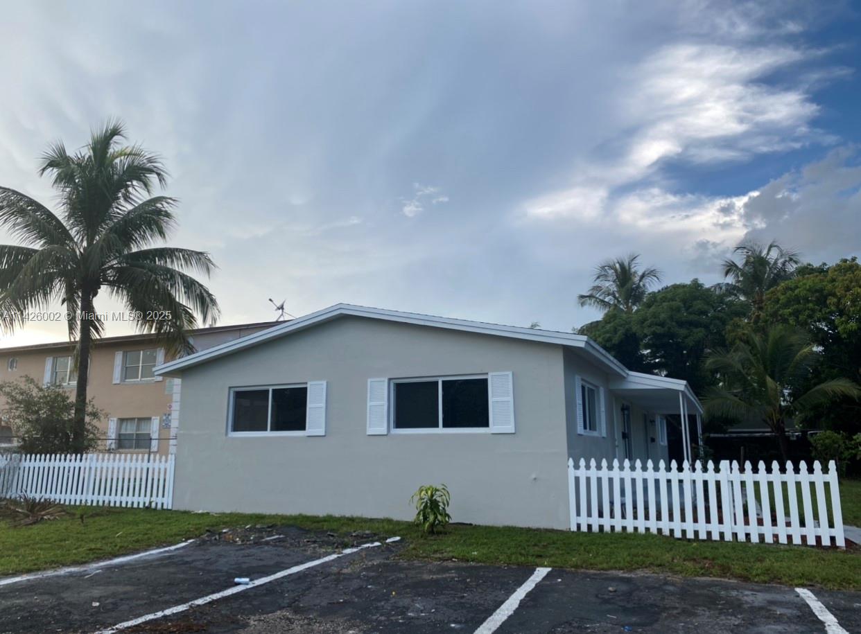 REMODELED DUPLEX IN OAKLAND PARK. EACH UNIT IS 2 BEDROOMS, 1 BATHROOM. DUPLEX DIRECTLY ADJACENT ALSO FOR SALE MUST BE PURCHASED TOGETHER MLS#A11426003 . TOTAL OF 4 UNITS WITH AN ASKING PRICE OF $1,250,000.00 . TURNKEY READY TO RENT, OR OCCUPY ONE SIDE AND RENT THE OTHER. FRESH PAINT INSIDE AND OUT. MODERN KITCHEN WITH QUARTZ COUNTERTOPS. NEW VINYL FLOORING THROUGHOUT, BASEBOARDS, BEAUTIFUL STUNNING BATHROOMS!, NEW LIGHT FIXTURES THROUGHOUT, CENTRAL A/C. WASHER AND DRYER HOOKUP IN EACH UNIT. DO NOT MISS THIS OPPORTUNITY!!