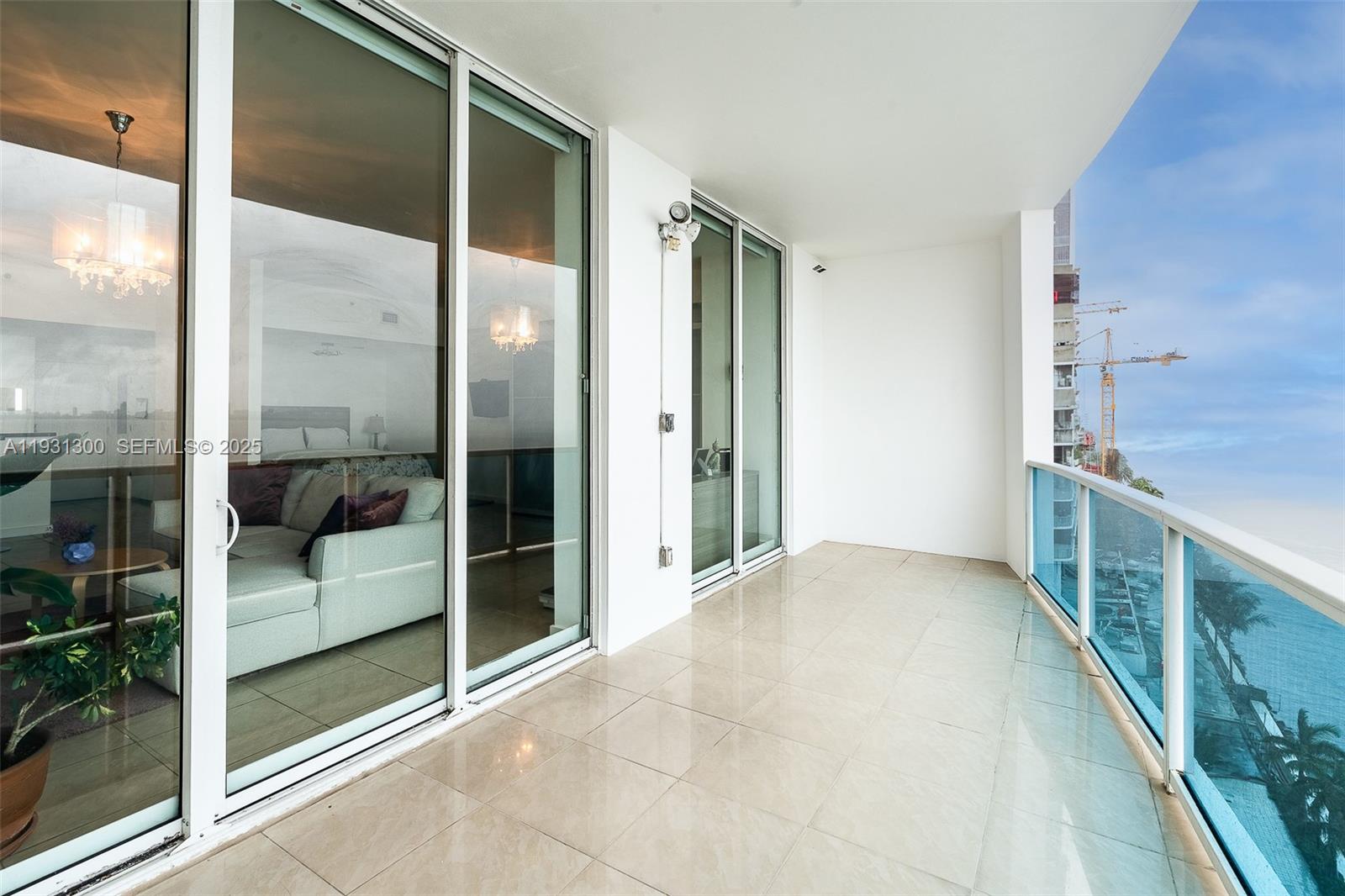 NEW WAVE CONDO - Residential