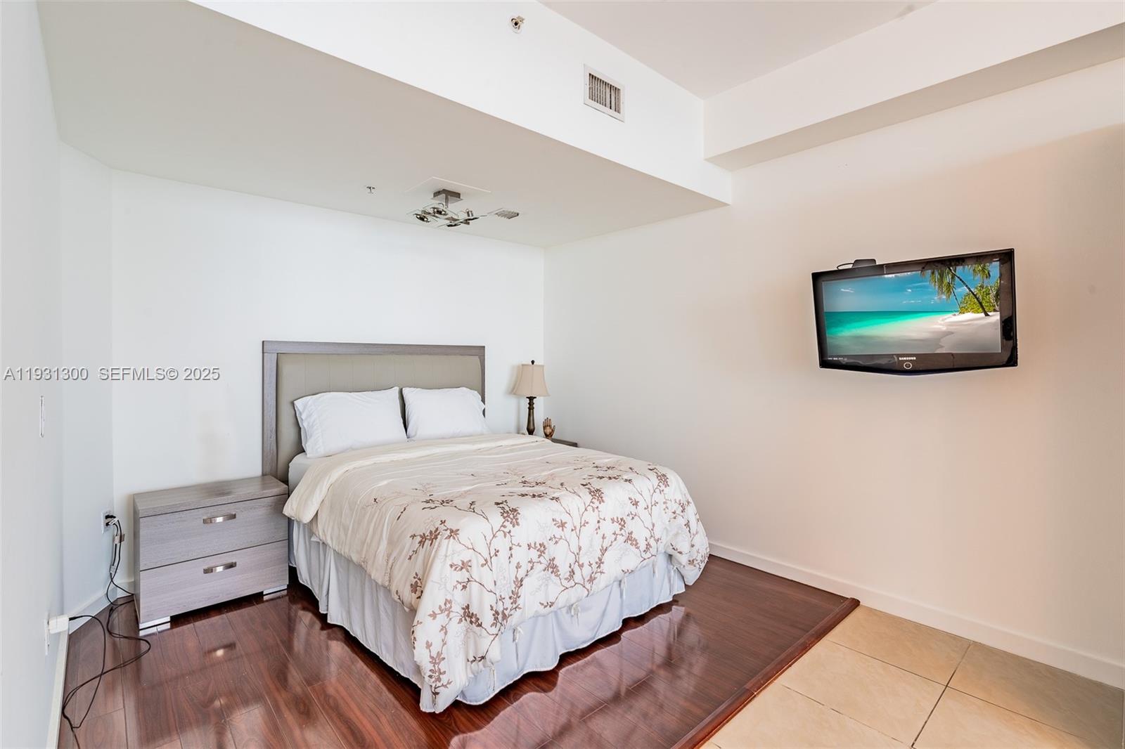 NEW WAVE CONDO - Residential