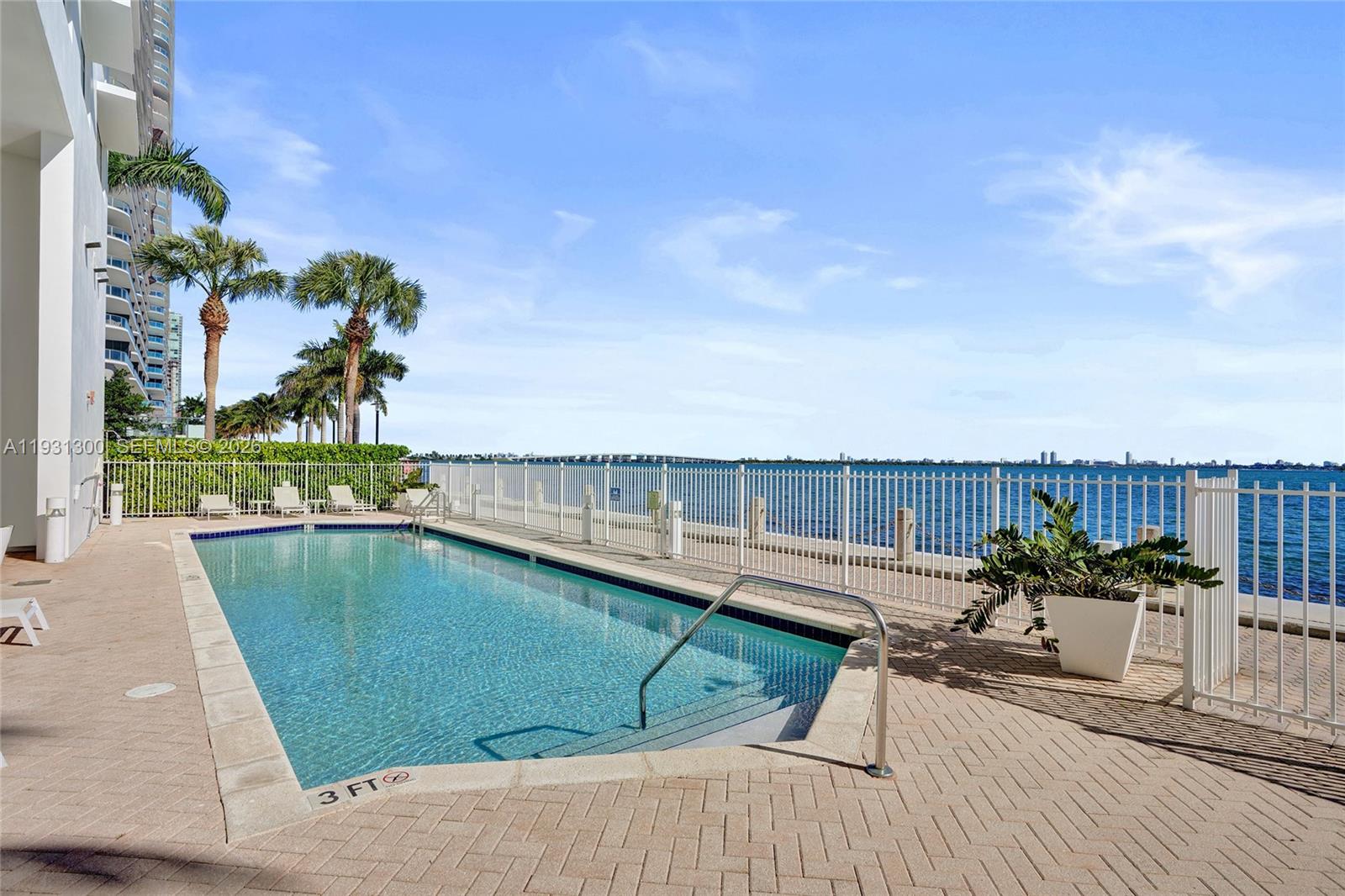 NEW WAVE CONDO - Residential