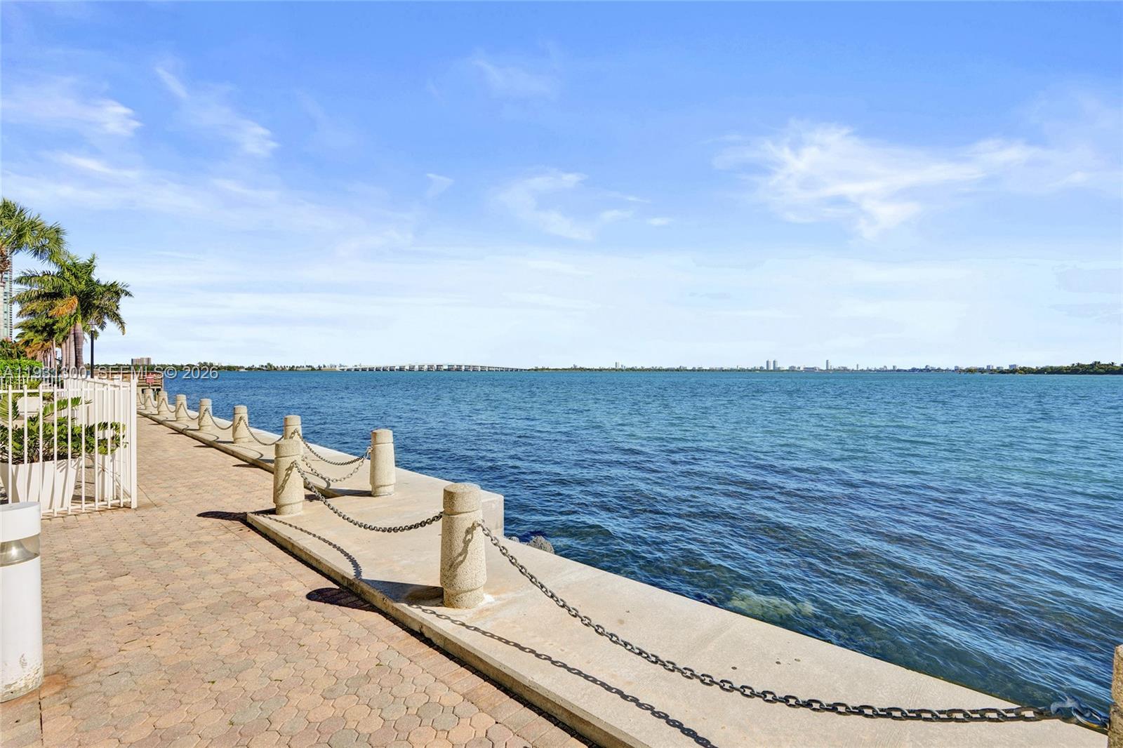 NEW WAVE CONDO - Residential