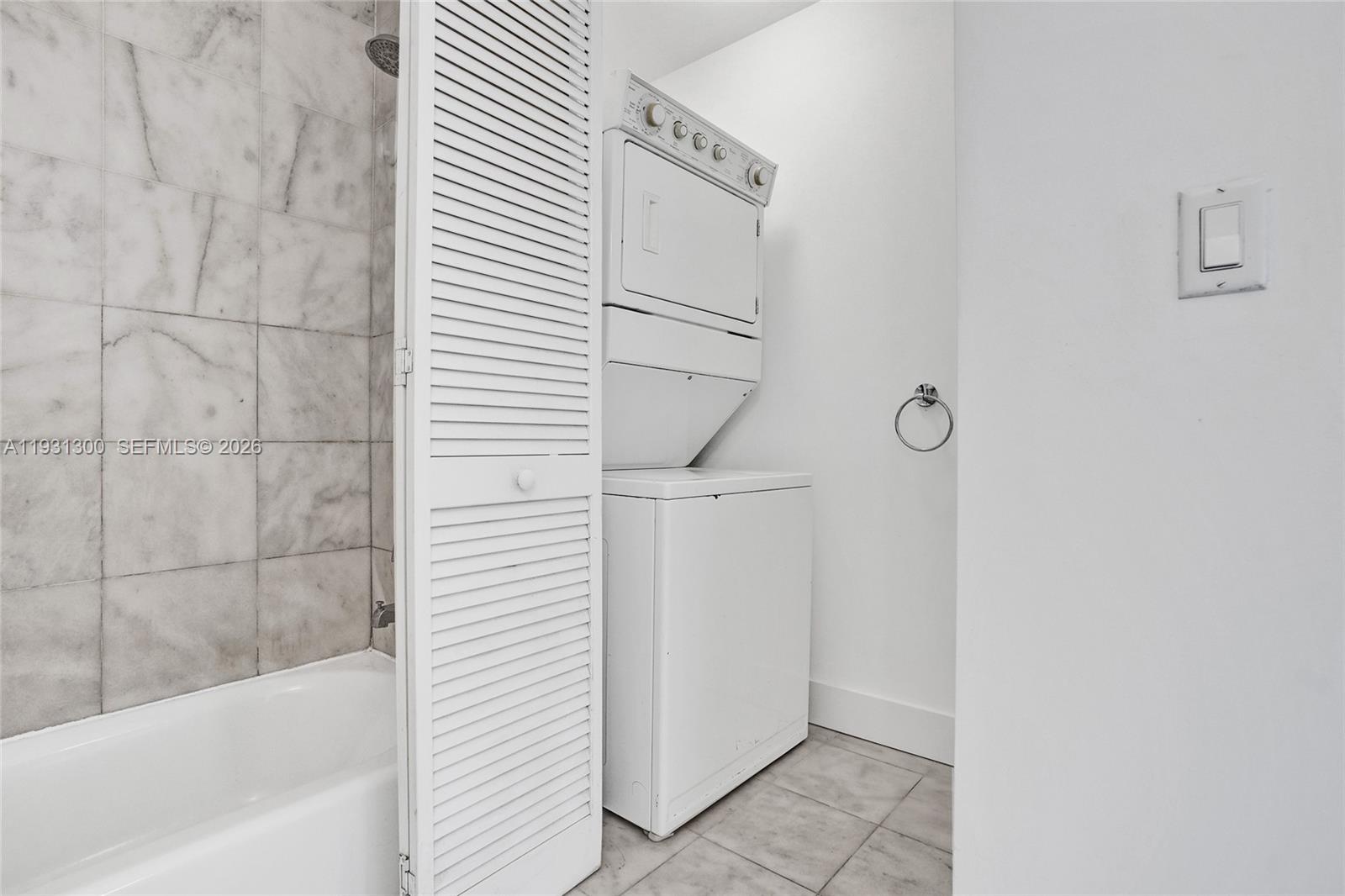 NEW WAVE CONDO - Residential