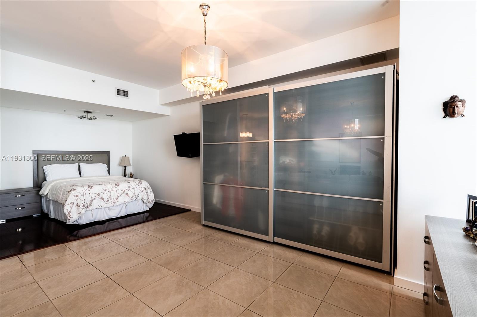 NEW WAVE CONDO - Residential