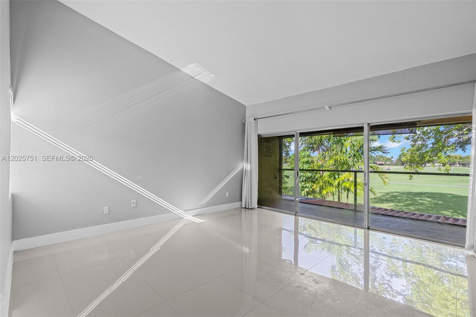 CATALONIA LAKE VILLAS - Residential