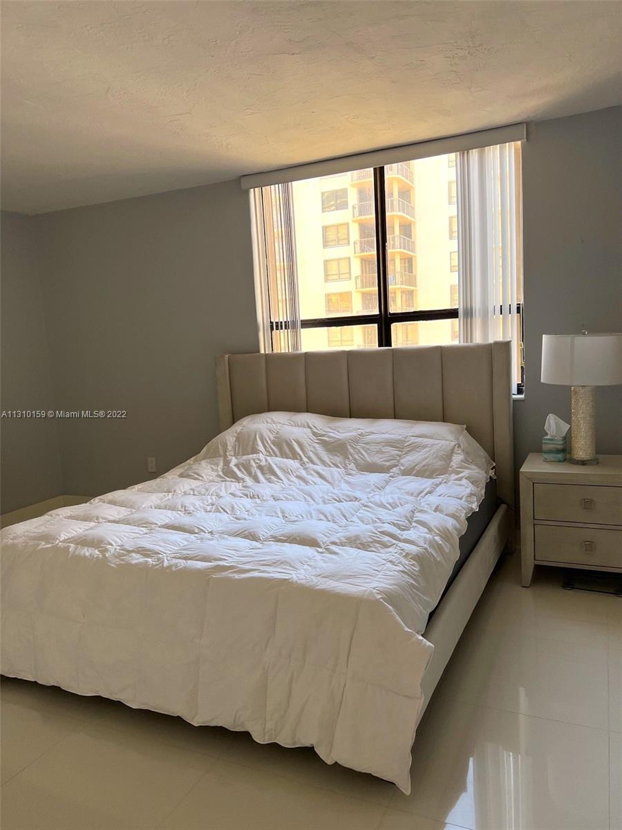 THE PLAZA OF BAL HARBOUR - Residential