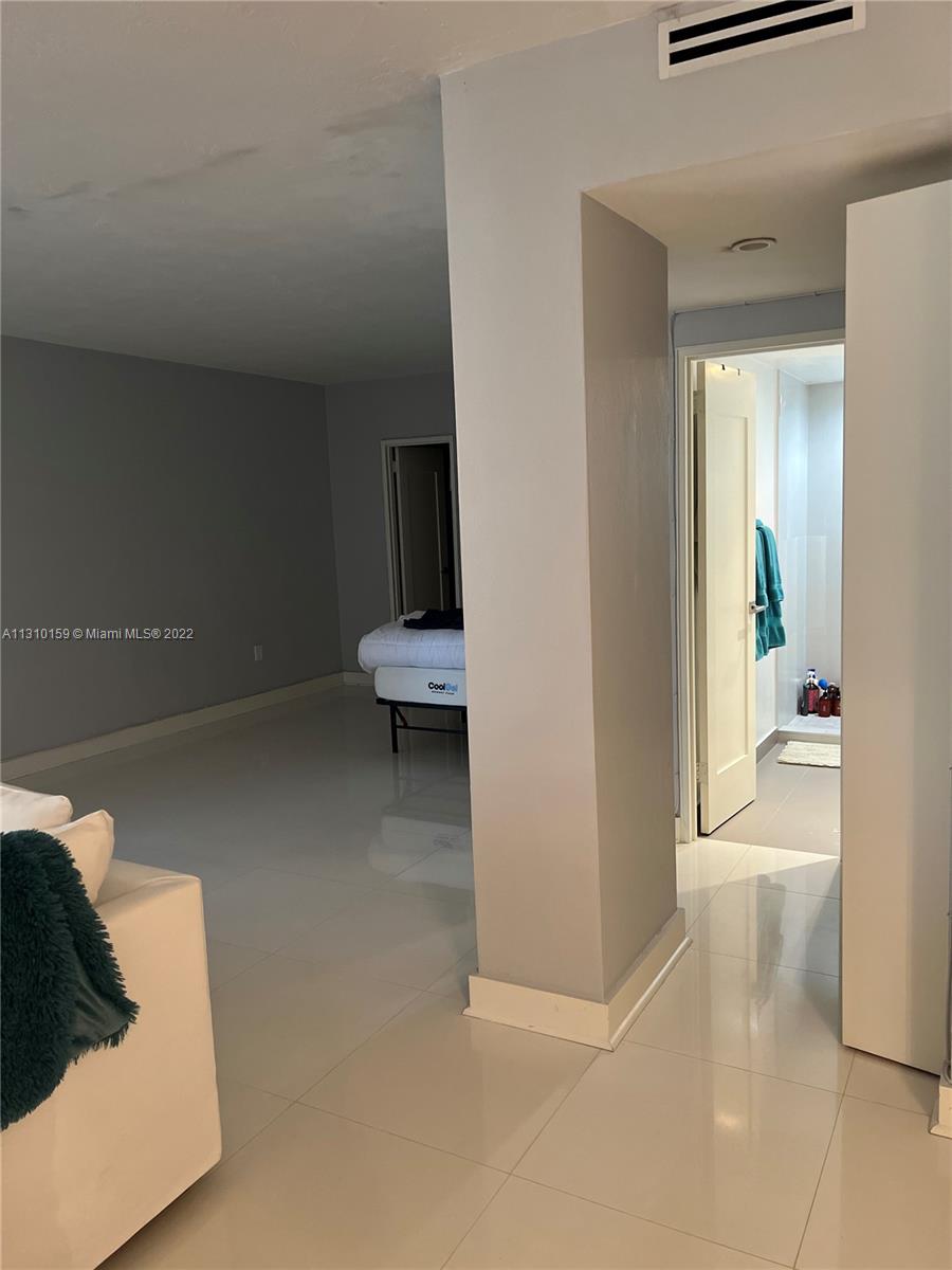 THE PLAZA OF BAL HARBOUR - Residential