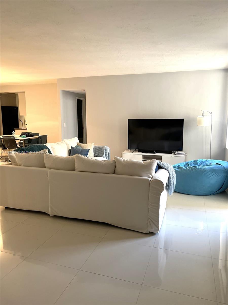 THE PLAZA OF BAL HARBOUR - Residential