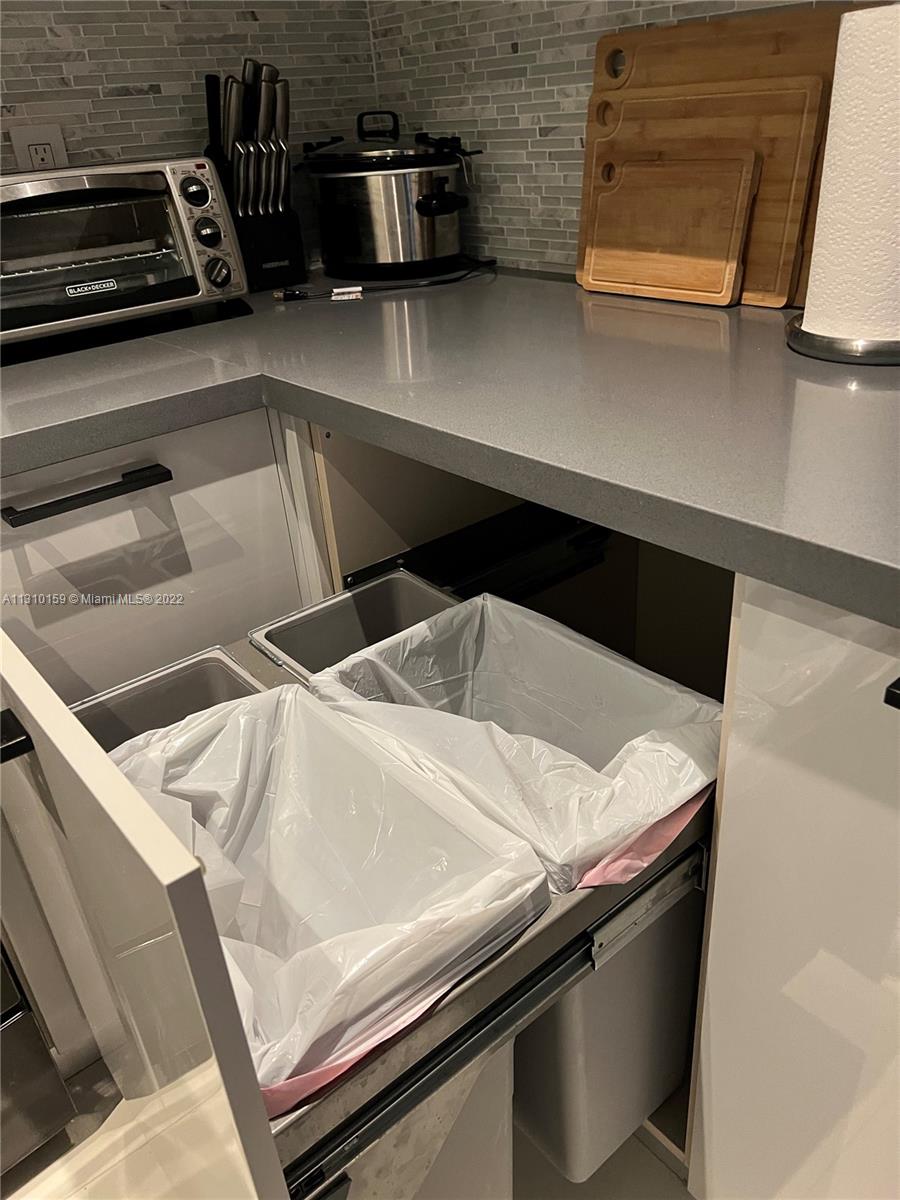 THE PLAZA OF BAL HARBOUR - Residential