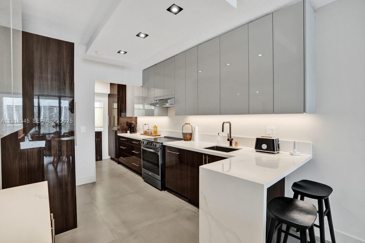 MARINA BAY CLUB CONDO HOT - Residential