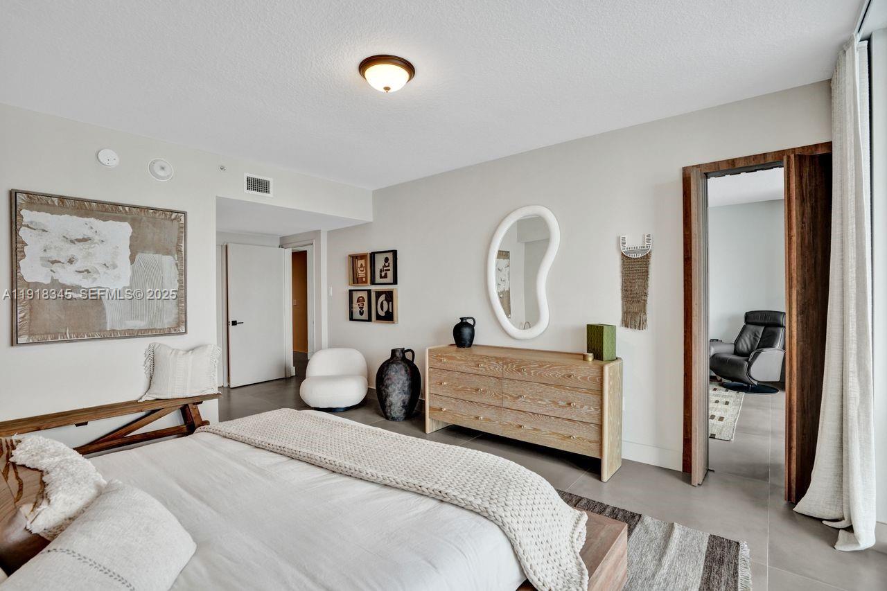 MARINA BAY CLUB CONDO HOT - Residential